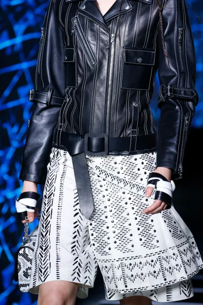 Look 4